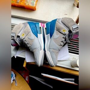 Nike REVOLUTION SKY HI - NIKE KICHIJOJI